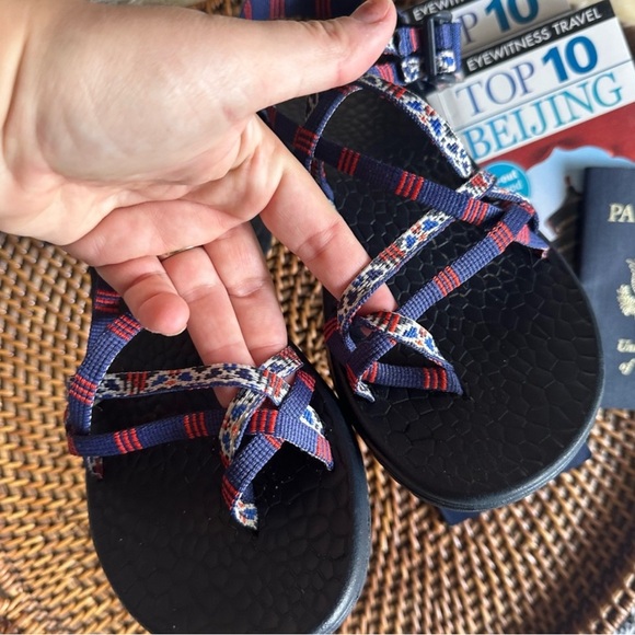 CHACOS Z Cloud X2 Patriotic Red White Blue Strappy Sandals Size 8 - Picture 4 of 4
